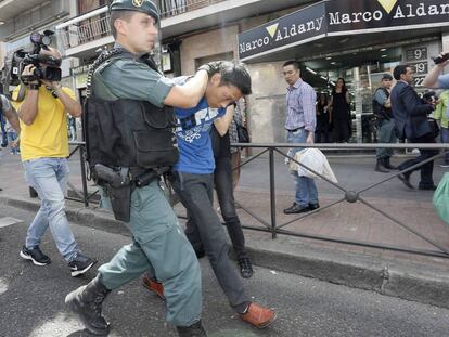 Operación contra la mafia china en Puente de Vallecas en mayo de 2015.