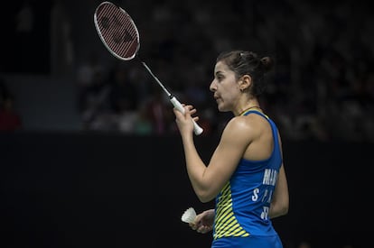 ¿Cuándo empezaste, te imaginabas que alguna vez tumbarías el imperio asiático del bádminton? "Qué va… imposible pensar algo así. De hecho ni sabía que me iba a dedicar al bádminton como me estoy dedicando ahora. Empecé como si fuera un 'hobby' que poco a poco te engancha. No creo en el talento a secas, algo tienes que tener, sí, pero el talento se trabaja. No es algo nato. Y tiene que ver también el carácter de la persona, la competitividad me ha llevado a dedicarme profesionalmente a ello", explica.