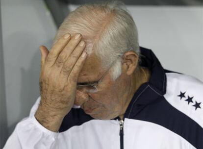 Luis Aragonés, anoche en el banquillo.