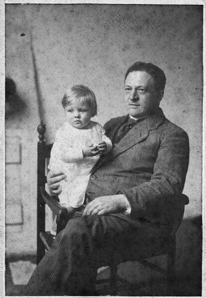 Retrato fotográfico de Bart Van der Leck en 1915.