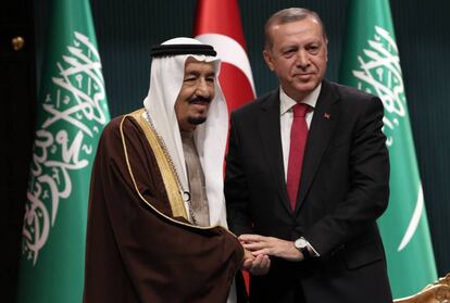 Erdogan recibe este miércoles al rey saudí Salman en Ankara.