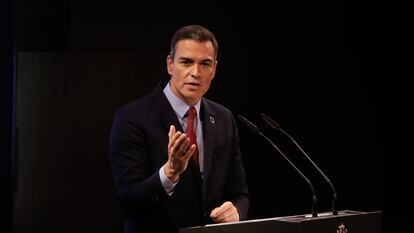 El presidente del Gobierno, Pedro Sánchez, en una conferencia este lunes.