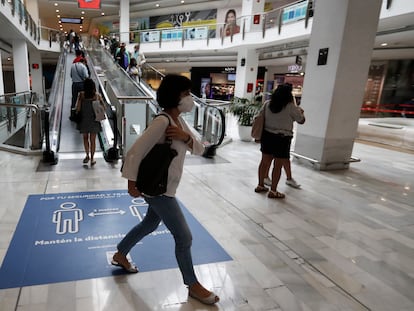 Clientes en el centro comercial La Vaguada, en Madrid.