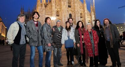 El clan Missoni, en Milán, en 2010. De izquierda a derecha, el desaparecido Vittorio; Ottavio, nieto; Giacomo; el patriarca, Ottavio; Margherita; Francesco; Angela; la matriarca, Rosita; Teresa, y Luca.