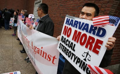 Una protesta contra la discriminación positiva de Harvard.