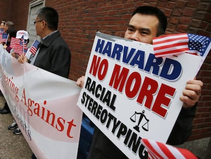 Una protesta contra la discriminación positiva de Harvard.