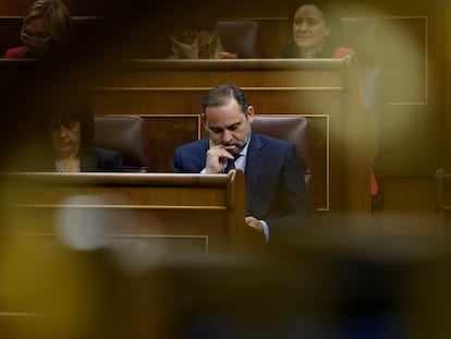 El diputado socialista José Luis Ábalos durante el pleno del miércoles, en el Congreso de los Diputados.