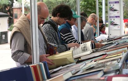 Cinco librerías habituales de la feria no están este año por las malas ventas o porque sus propietarios se jubilaron.