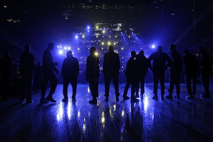 Los jugadores del equipo del Este antes del comienzo del partido del All Star.