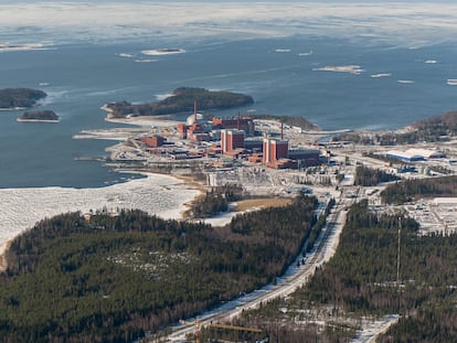 Vista aérea de la central nuclear de Olkiluoto (Finlandia), ya con el nuevo reactor incorporado al complejo.