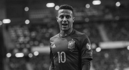 Thiago Alc&acirc;ntara, durante jogo contra Israel.