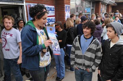 Samantha Woll en una imagen de archivo haciendo campaña por Obama en las elecciones de 2008.