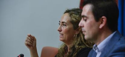 La portavoz de Ciudadanos, Carolina Punset, con el diputado Toni Subiela.