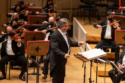 Riccardo Muti dirige a la Sinfónica de Chicago el preludio de ‘Un ballo in maschera’, de Verdi, el pasado martes en el Orchestra Hall de Chicago.