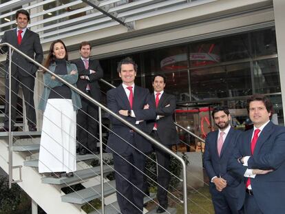 Equipo de bonos de Santander. De izquierda a derecha: Pablo Trueba, María Buil, Ignacio Bas, Antonio García Méndez, Miguel de Noronha, Gabriel Castellanos y Julio Ruiz de Alda.