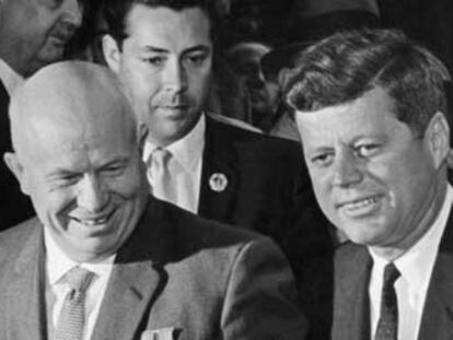 John Fitzgerald Kennedy y Nikita Kruschev, durante su encuentro en Viena en junio de 1961.
