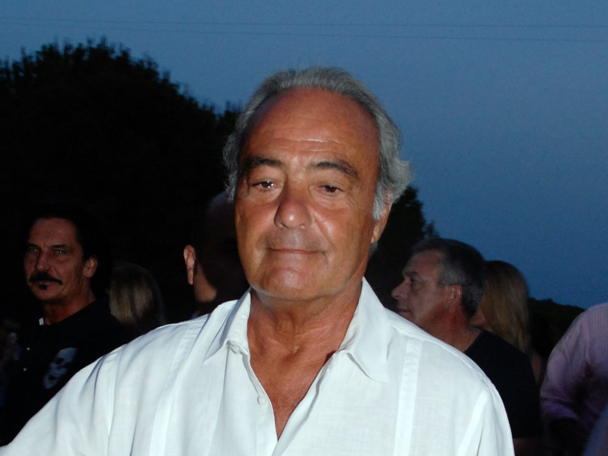 Un hermano de Julio Iglesias se sienta en el banquillo acusado de defraudar 19 millones a Hacienda | Fortuna | Cinco Días