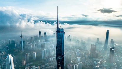 Torre Merdeka 118 (Kuala Lumpur, Malasia) de 118 pisos, el segundo edificio más alto del mundo, construida por Turner, del grupo ACS.