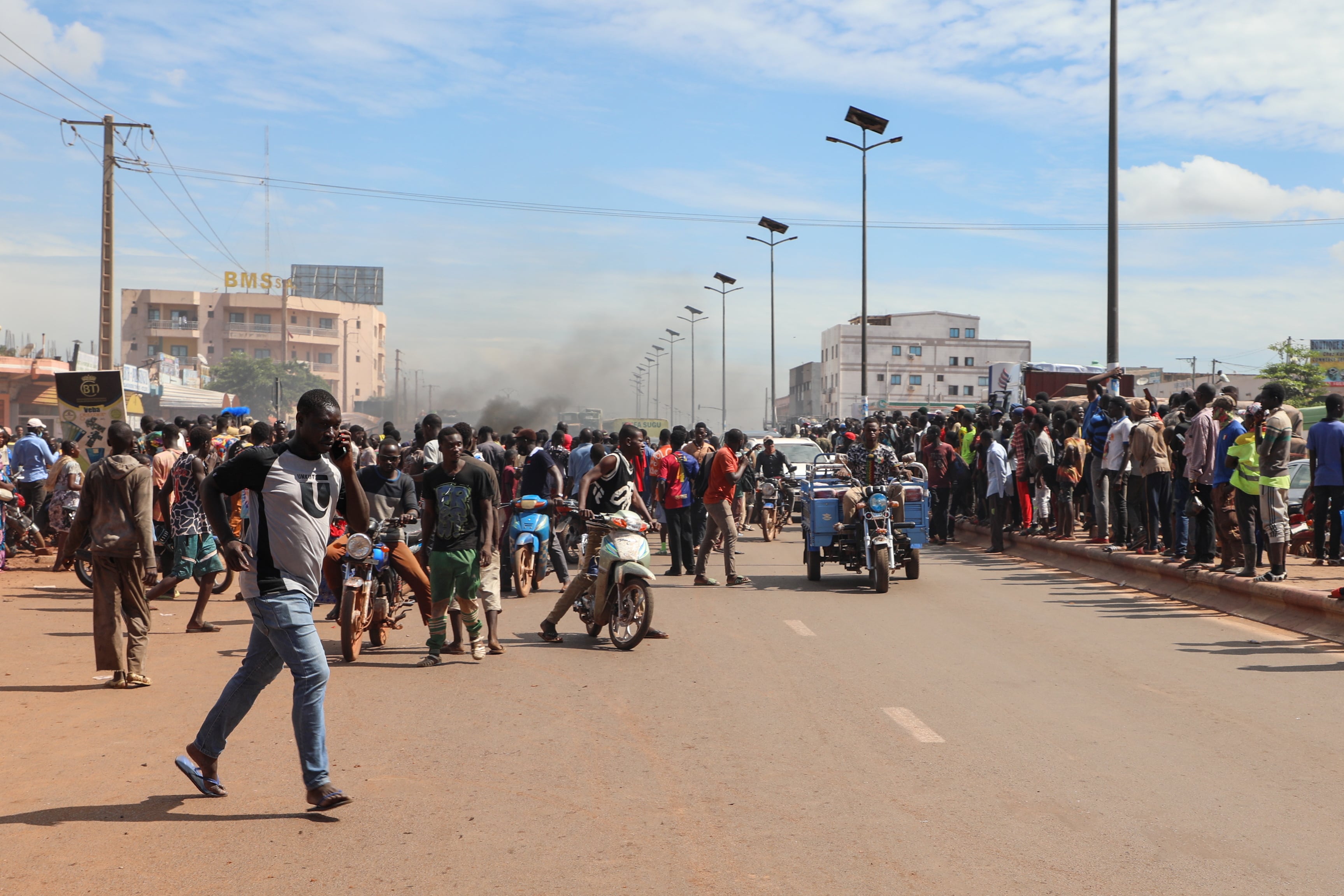 Un ataque terrorista contra unas instalaciones militares en Bamako causa más de 50 muertos