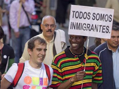 Algunos de los asistentes a la manifestación de Madrid contra la Ley de Extranjería.