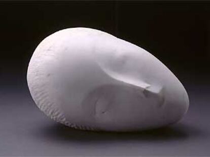 'Sleeping Muse I' (1909 -1910), escultura en mármol de Brancusi.