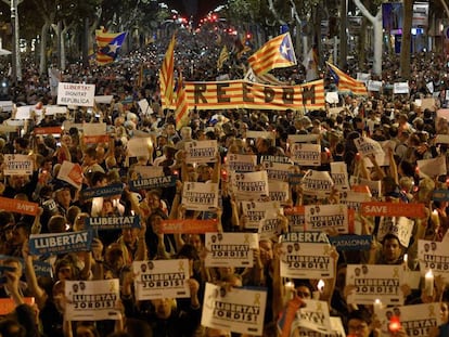 A Barcelona march to protest the imprisonment of ANC and Òmnium leaders.