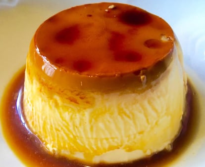 EL INSÓLITO FLAN DEL RESTAURANTE LA PRIMERA / CAPEL