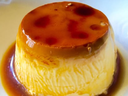 EL INSÓLITO FLAN DEL RESTAURANTE LA PRIMERA / CAPEL