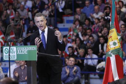 Iñigo Urkullu, en su discurso de cierre de la campaña electoral del PNV, en los últimos comicios generales, en el pabellón de La Casilla.