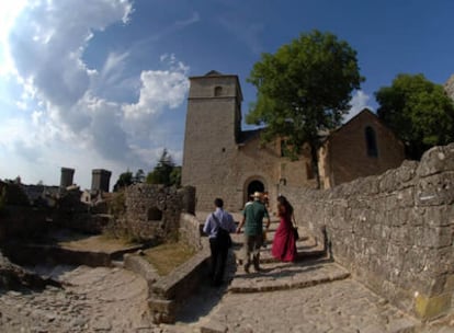 El pueblo medieval de La Couvertoirade, en el sur de Francia, ilustra el poder militar que tuvieron los Templarios