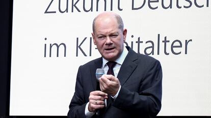 El canciller alemán, Olaf Scholz, en la oficina de Microsoft en Berlín, en febrero.