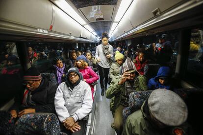 Un autobús traslada desde Nueva York a Washington a manifestantes.