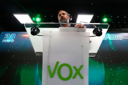 El líder de Vox, Santiago Abascal, comparece ante la prensa para comentar los resultados electorales, el 28 de mayo en Madrid.