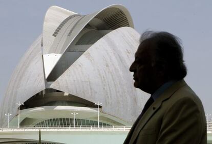 Zubin Mehta, frente al Palau de les Arts, antes de dirigir &#039;Turandot&#039;.