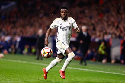 Vinicius en acción durante el derbi madrileño en los octavos de final de la Copa del Rey.