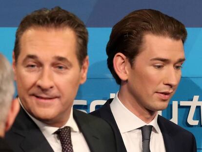 El l&iacute;der ultraderechista Heinz-Christian Strache, y el conservador Sebastian Kurz, el pasado 15 de octubre, en Viena. 