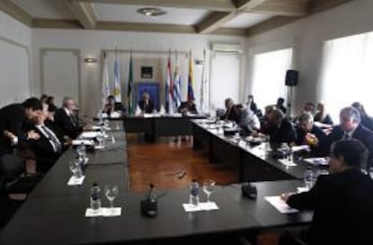 Vista de la mesa directiva del Parlamento del Mercosur en el Edificio Mercosur en Montevideo (Uruguay). EFE/Archivo