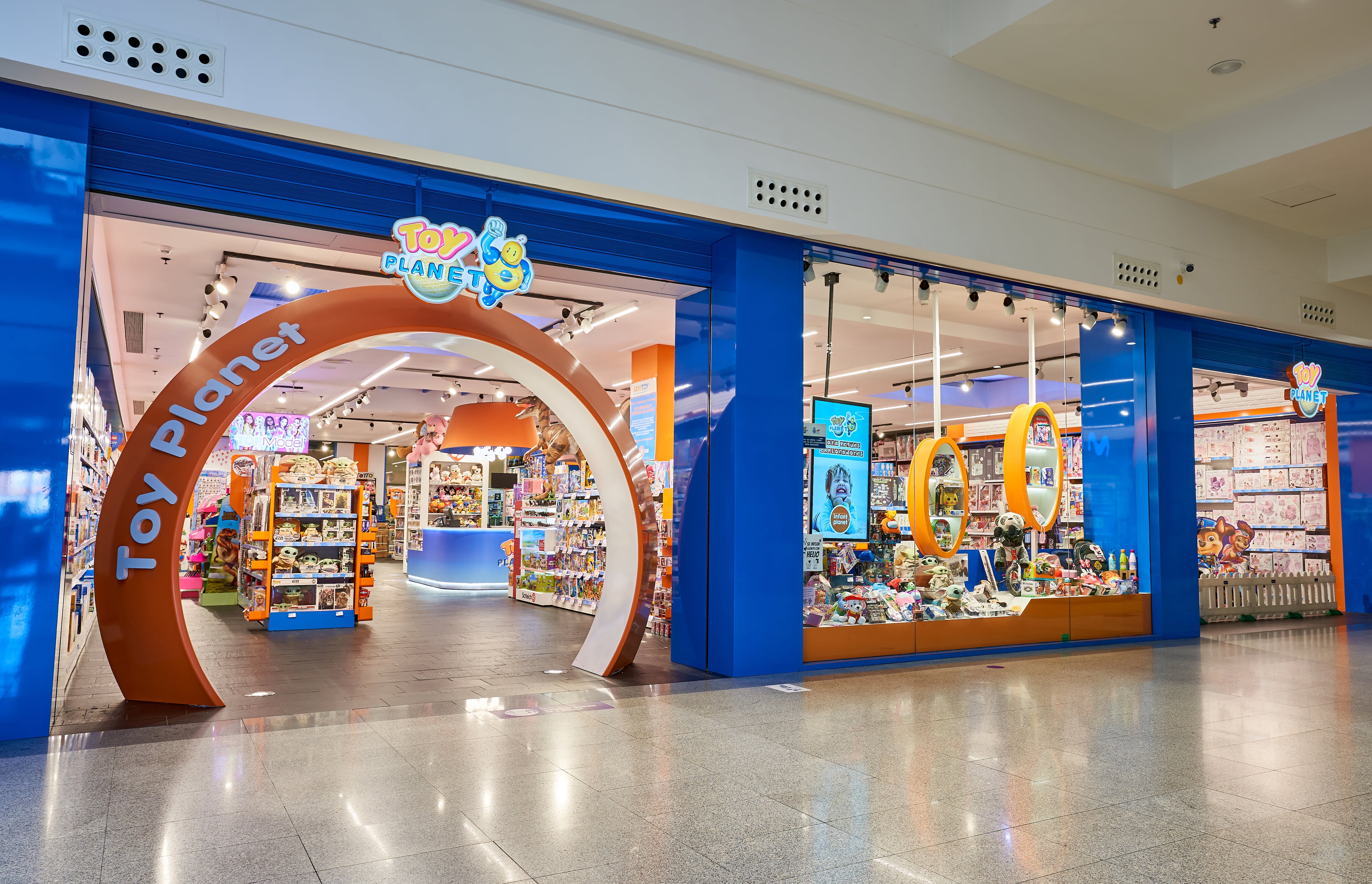 Exterior de la tienda de Toy Planet en Palencia