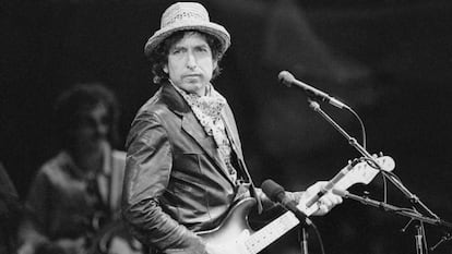 El cantautor Bob Dylan durante un concierto en Basilea, en 1984.