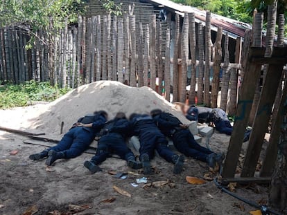 Cinco de los policías asesinados en Coyuca de Benítez (Estado de Guerrero), este 23 de octubre.