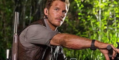 Chris Pratt en una de las escenas de 'Jurassic World: El reino caído', dirigida por el español Juan Antonio Bayona.