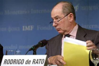 Rodrigo Rato, director del Fondo Monetario Internacional, en la conferencia de prensa de ayer.