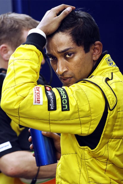 Karthikeyan, durante el Gran Premio de Canadá de 2005.