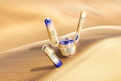 La fórmula innovadora de Vital Perfection Concentrated Supreme Cream es el corazón de la línea antiedad de Shiseido. 