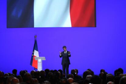 El presidente Nicolas Sarkozy pronuncia su discurso en la localidad de Tolón, en el sur de Francia.