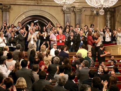 Parlamento catalão aprova a lei anti-homofobia.