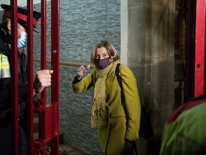 Carme Forcadell reingresa a la cárcel de Wad Ras (Barcelona).