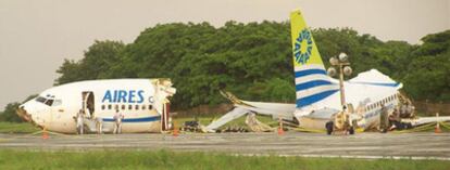 Estado en el que ha quedado el avión alcanzado por un rayo, en la pista del aeropuerto de San Andrés, Colombia.