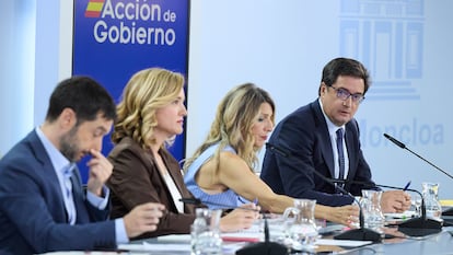 De izquierda a derecha, el ministro de Derechos Sociales, Consumo y Agenda 2030, Pablo Bustinduy, la ministra de Educación y portavoz del Gobierno, Pilar Alegría, la vicepresidenta segunda y ministra de Trabajo, Yolanda Díaz, y el ministro para la Transformación Digital y de la Función Pública, Óscar López, durante una rueda de prensa posterior al Consejo de Ministros, el pasado 15 de julio.
