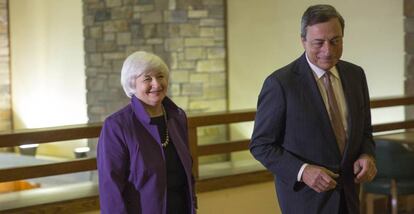 Janet Yellen y Mario Draghi, en una de sus reuniones anuales en Jacksonhole (Wyoming, EE UU) .